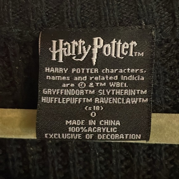 Harry Potter Hot Topic Plus Hufflepuff Quidditch Cropped Oversized Knit Pullover - Picture 4 of 7